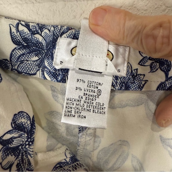 Talbots Stretch Capris Blue and Ivory Floral Ankle Pants Women’s Size 12 Petite - Picture 11 of 11